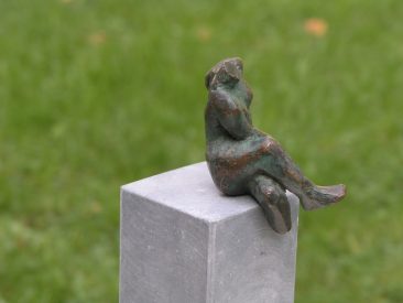 thea van Lier - brons - beeld